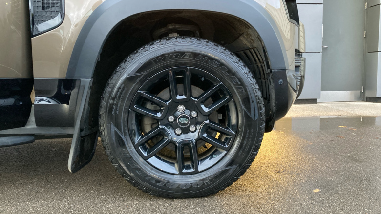 Land Rover Defender 3.0 D250 X-Dynamic HSE 110 5dr Auto Diesel Estate